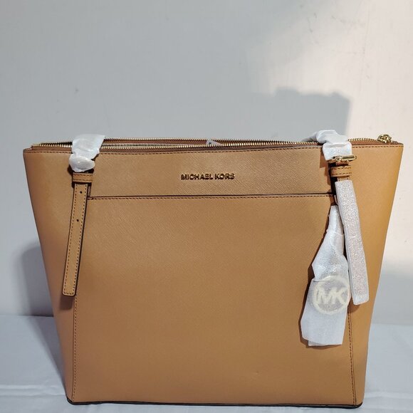 Micheal Kors Purse - Picture 1 of 9